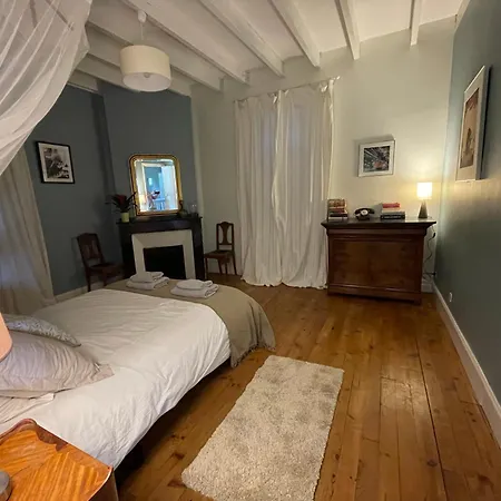 Au Moulin D'izaourt Bed and Breakfast Izaourt