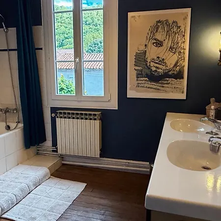 Au Moulin D'izaourt Bed and Breakfast *