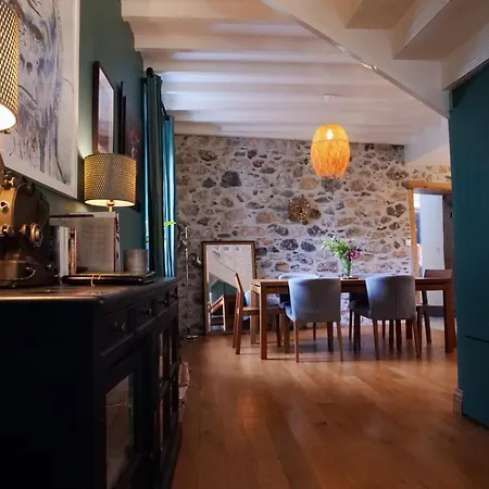Au Moulin D'izaourt Bed and Breakfast