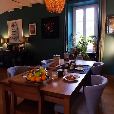Au Moulin D'izaourt Bed and Breakfast