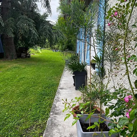 Au Moulin D'izaourt Bed and Breakfast Izaourt